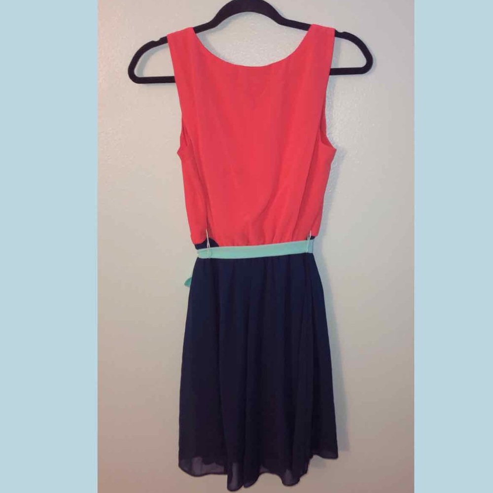 Dress - Picture 2 of 4